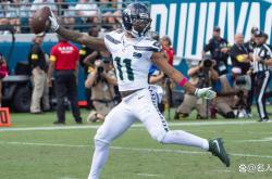 开云-9周赛罢，NFL十大MVP热门候选：海鹰两将入选，小马跑卫居首