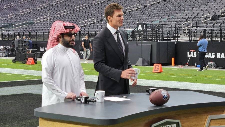 退役近3年后，橄榄球传奇巨星汤姆-布雷迪宣布：我要复出