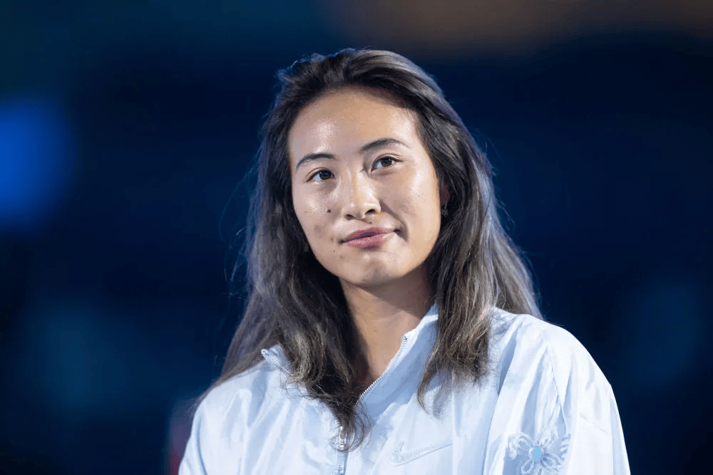 郑钦文退出十五运会网球比赛