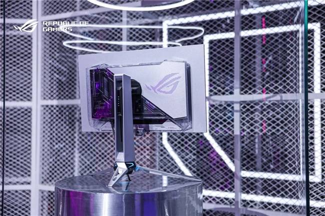 疾速先锋，战力爆表！ROG OLED电竞显示器高能实力畅玩无限！