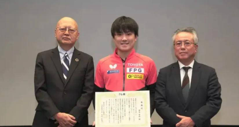 奖励丰厚豪车加持！张本智和誓言世乒赛再夺冠，振奋日本球迷