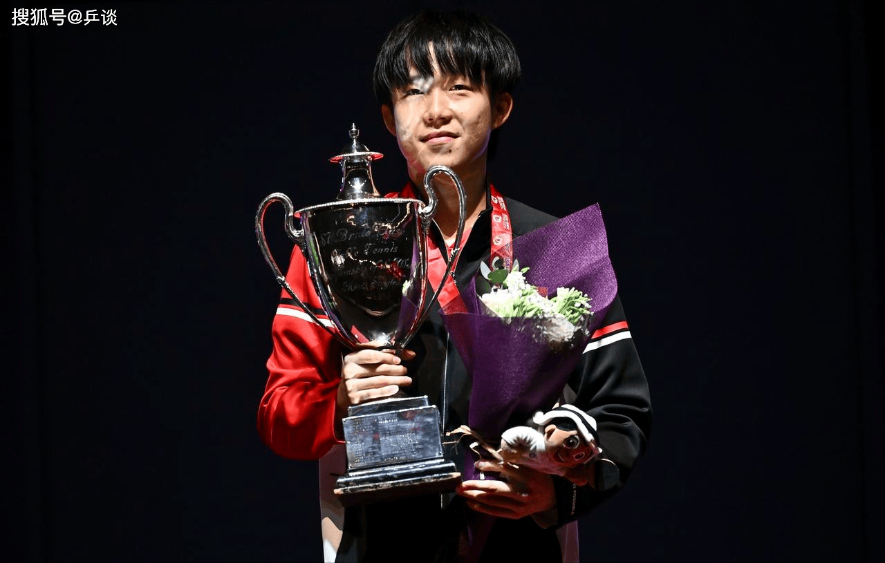 王楚钦2025赛季总结 | 少年终圆梦，登顶世乒赛，12冠傲视群雄
